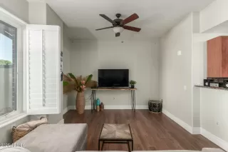 Photo #6: 6851954 Listing