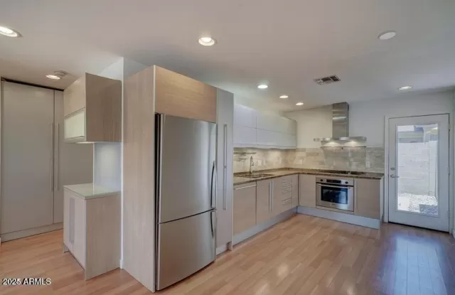 MLS: 6851983 Condo For Sale