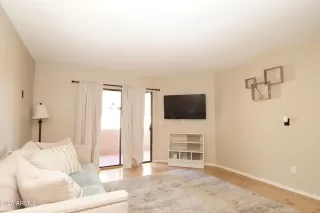 Photo #3: 6852136 Listing