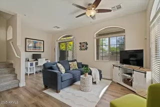 Photo #2: 6852156 Listing 