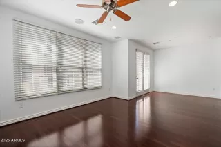 Photo #5: 6852221 Listing