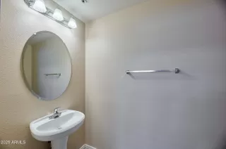 Photo #5: 6852237 Listing