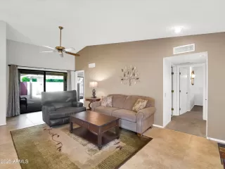 Photo #3: 6852383 Listing