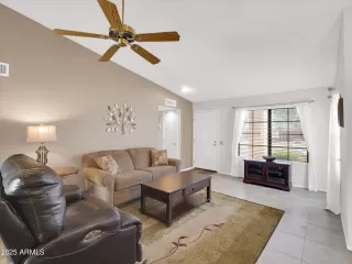 Photo #4: 6852383 Listing