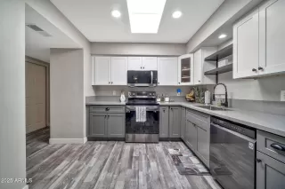 Photo #2: 6852407 Listing