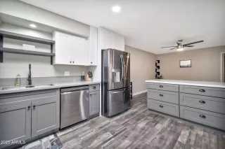 Photo #3: 6852407 Listing