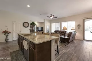 Photo #6: 6852451 Listing