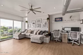 Photo #3: 6852461 Listing