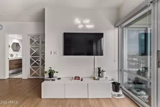 Photo #4: 6852461 Listing