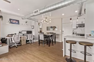 Photo #5: 6852461 Listing