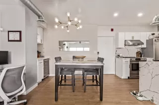 Photo #6: 6852461 Listing