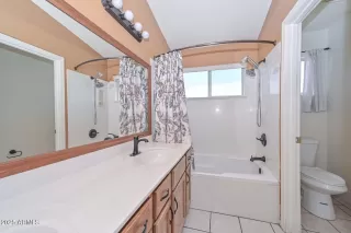 Photo #4: 6852491 Listing