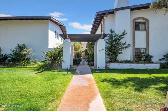 MLS: 6852633 Condo For Sale