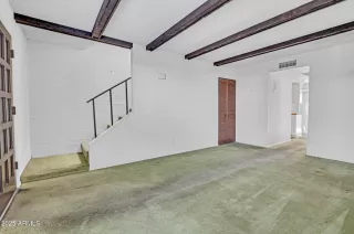 Photo #5: 6852633 Listing 