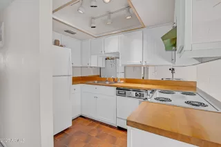 Photo #6: 6852633 Listing 