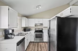 Photo #4: 6852655 Listing