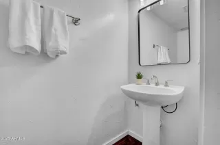 Photo #4: 6852685 Listing