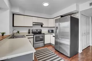 Photo #5: 6852685 Listing