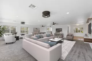 Photo #5: 6852947 Listing