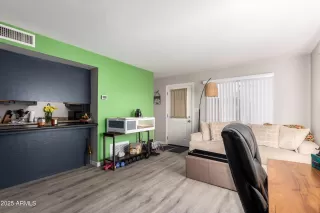 Photo #3: 6852974 Listing