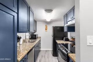 Photo #5: 6852974 Listing