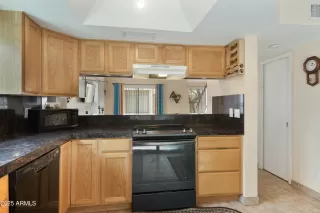 Photo #6: 6852989 Listing 