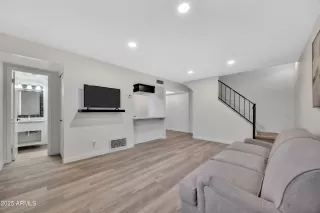 Photo #4: 6853086 Listing 