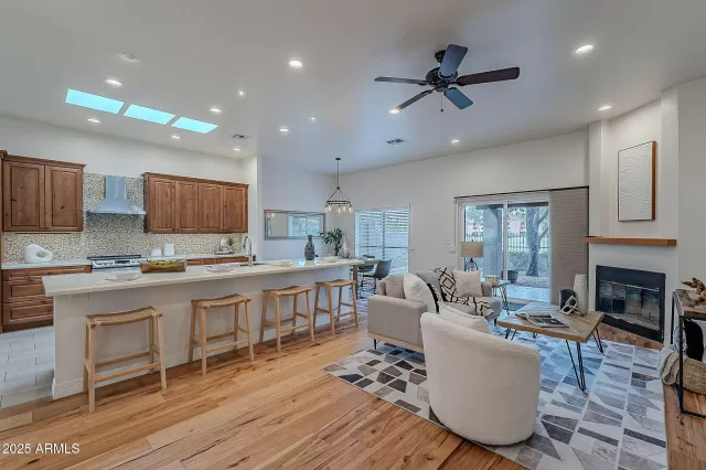 MLS: 6853103 Condo For Sale