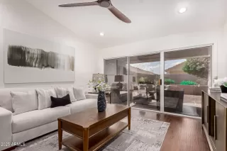 Photo #6: 6853125 Listing 