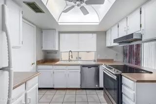 Photo #5: 6853193 Listing