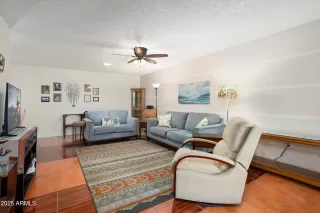 Photo #2: 6853200 Listing