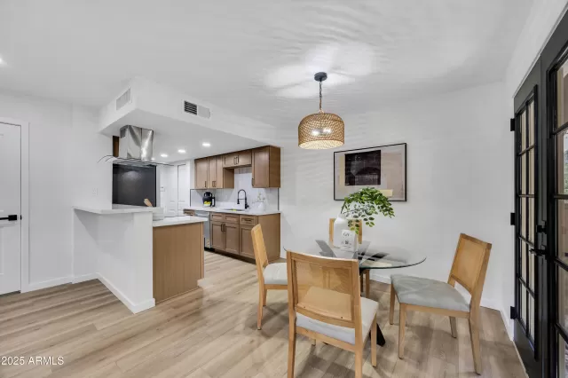 MLS: 6853225 Condo For Sale