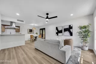 Photo #2: 6853225 Listing