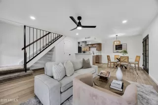 Photo #3: 6853225 Listing