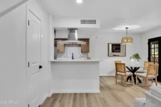 Photo #5: 6853225 Listing