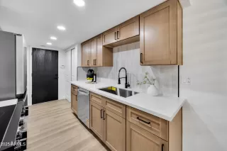 Photo #6: 6853225 Listing