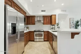 Photo #1: 6853283 Listing 