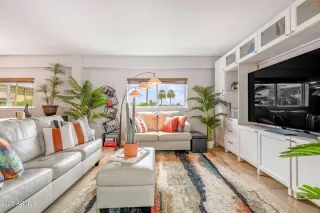 Photo #2: 6853312 Listing 