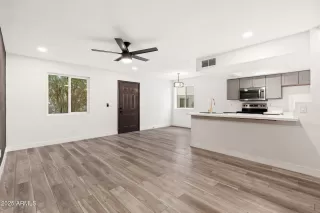 Photo #3: 6853373 Listing 