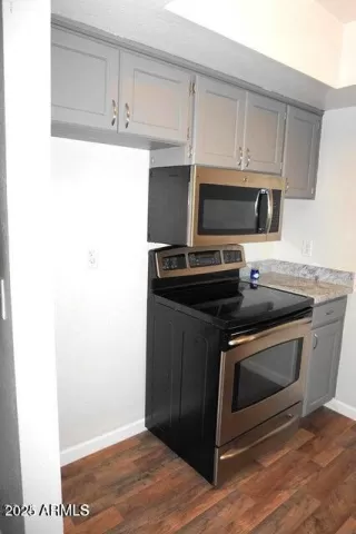 Photo #3: 6853392 Listing