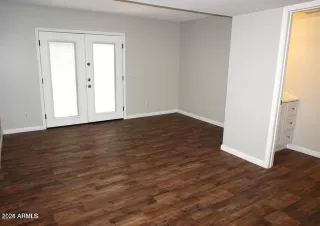 Photo #4: 6853392 Listing