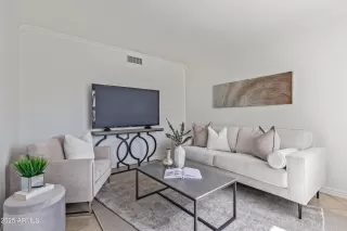 Photo #2: 6853551 Listing