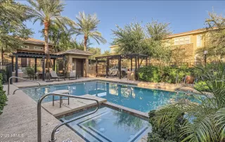 Photo #2: 6853925 Listing 