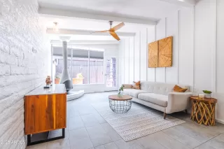 Photo #2: 6853997 Listing 