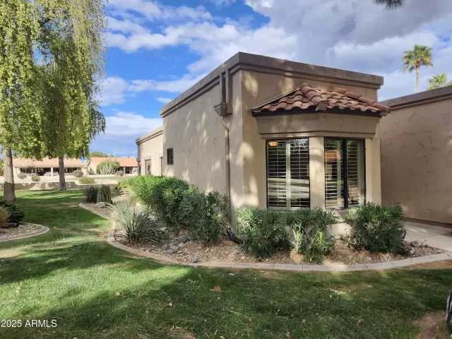 MLS: 6854062 Condo For Sale