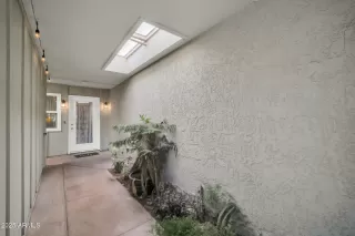 Photo #2: 6854198 Listing