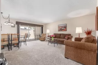 Photo #4: 6854218 Listing