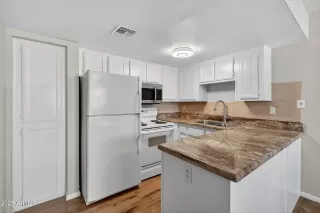 Photo #2: 6854362 Listing