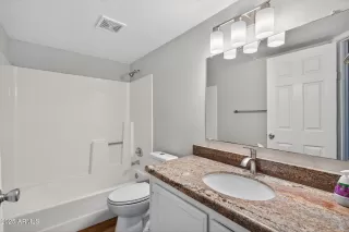 Photo #4: 6854362 Listing