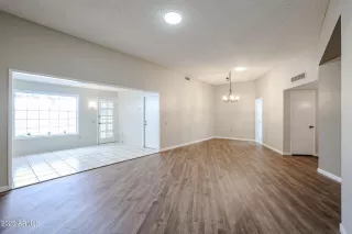 Photo #5: 6854438 Listing